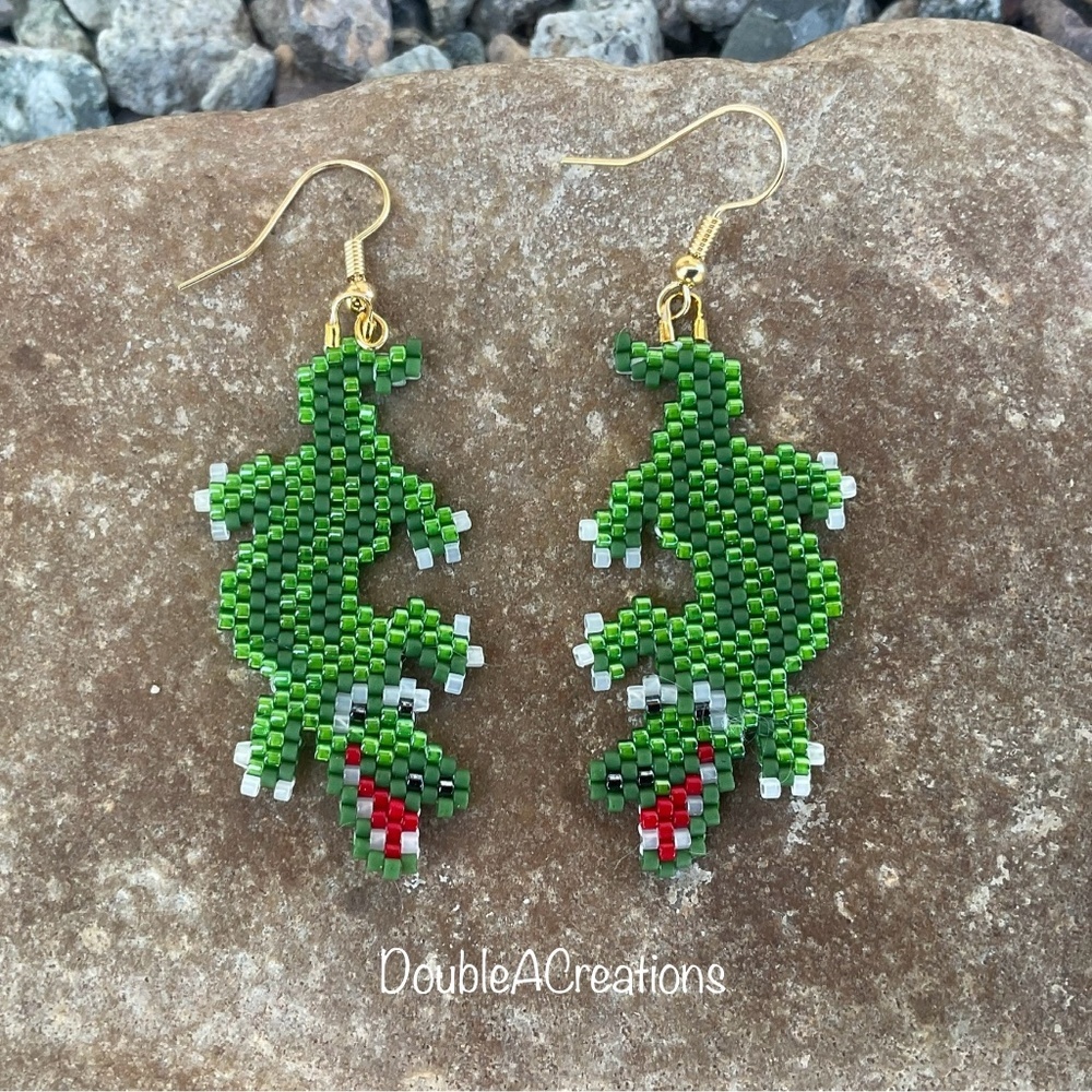 Alligator Beaded Earrings, New, Handmade by Me